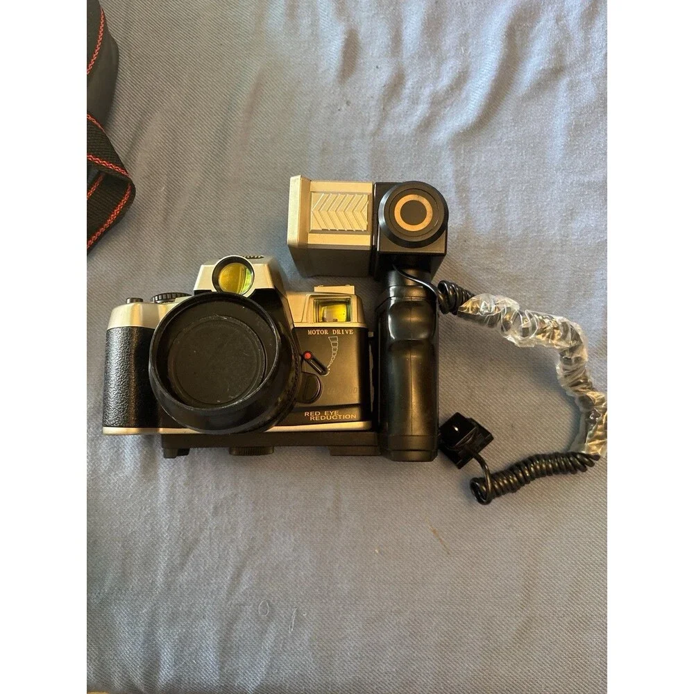 Vintage Canon Ultima UL-3000 35mm Camera Motor Drive Red Eye Reduction Flash